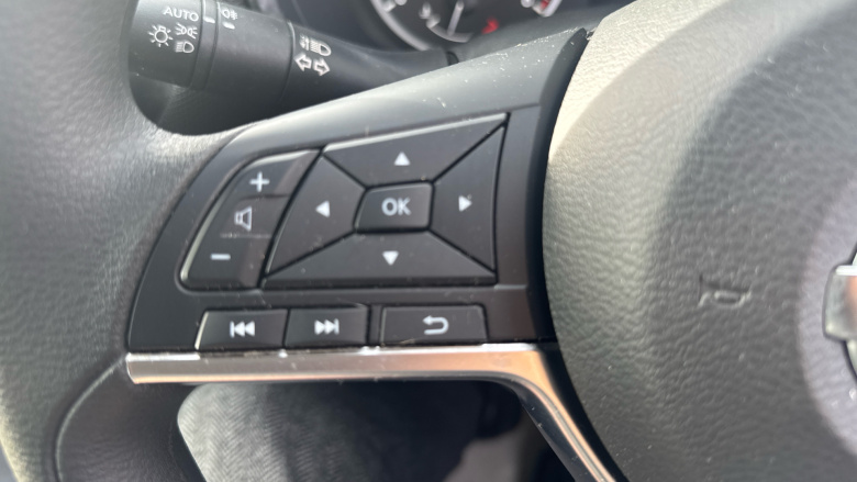 Nissan Juke 1.0 DiG-T 114 Acenta 5dr Petrol Hatchback